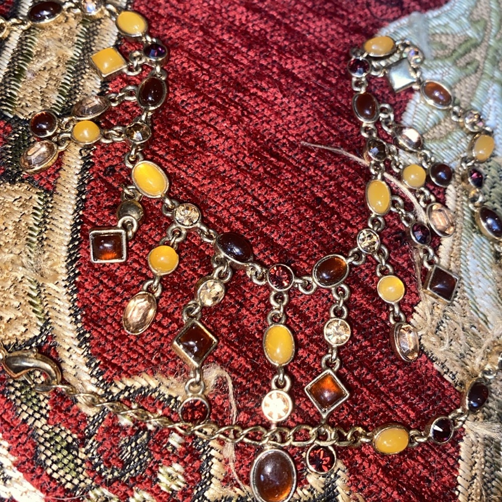 Cute necklace and vintage gold tone bracelet. (KK) - Picture 8 of 9